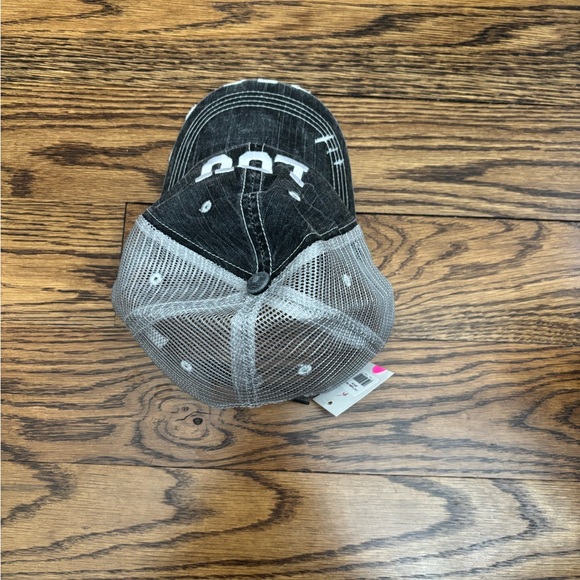 Black and Gray Mesh Cap - Picture 3 of 4